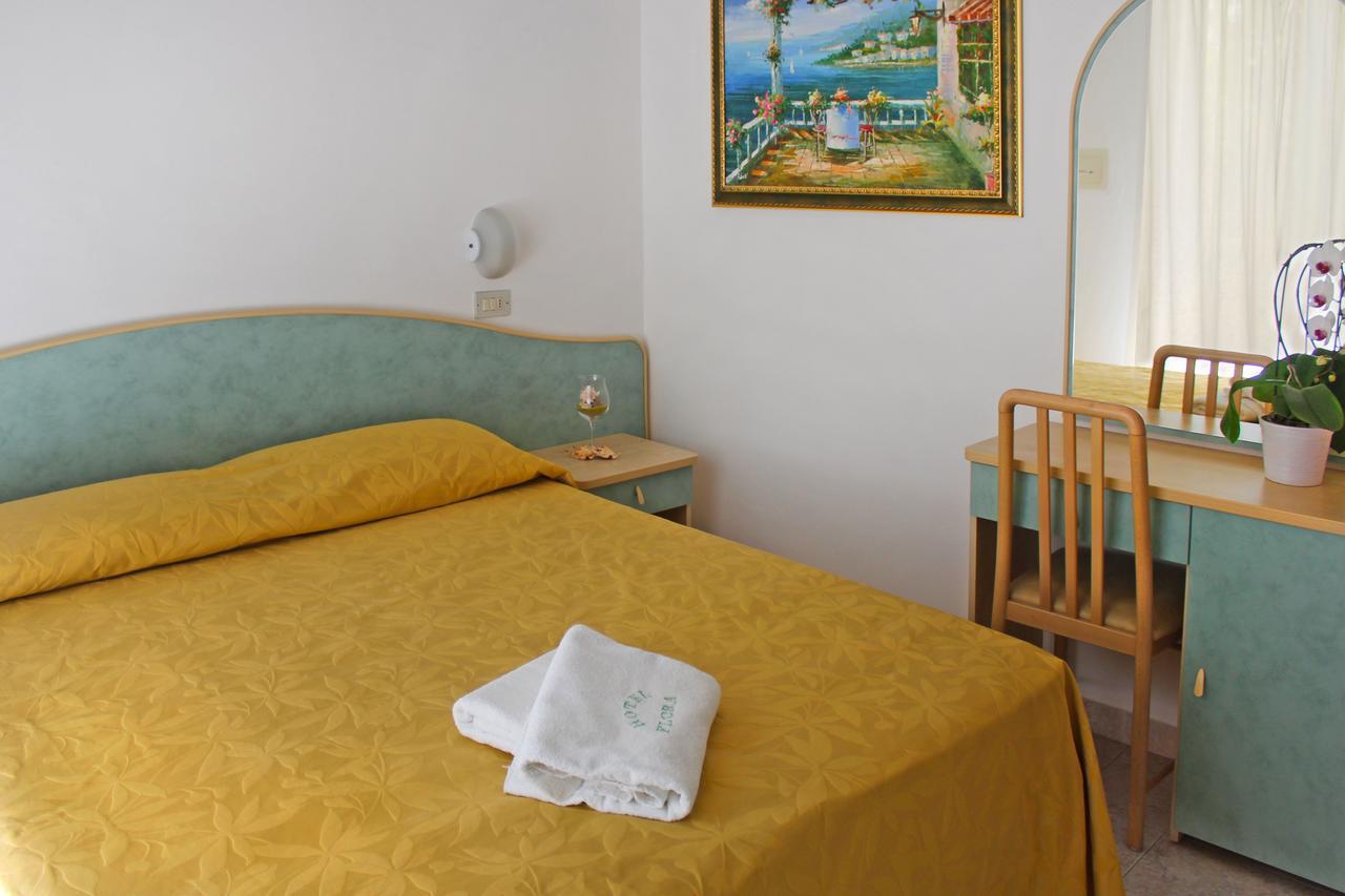 Hotel Flora Bellaria-Igea Marina Exterior foto